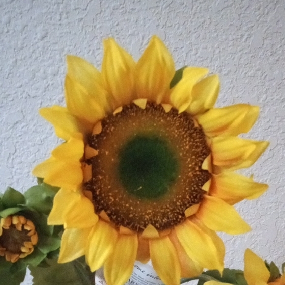 Original Home Interiors Faux Sunflower and green leaf Blended assortment - Picture 5 of 10